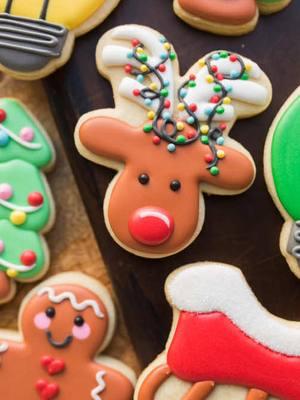 Christmas Cookie Cutter Flip: Gingerbread Man turns into Rudolph! #cookiecutterflip #cookieflip #cookiedecorating #royalicing #sugarcookies #christmascookies #cookietipsandtricks #tutorial #southstreetcookies 