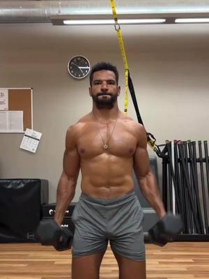 QUICK and EFFECTIVE upper body workout! Do 3-4 sets of this for a FULL upper body pump. #homeworkout #upperbodyworkout #workoutideas #workoutvideos 