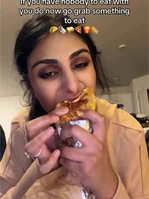 Taco bell i love you #tacobellpartner #tacobell #grilledcheeseburrito #cookingtok #mukbang #mukbangs #foodietiktok #Foodie #tacobellmukbang #eatwithme 