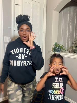 Its the SASS for me 🤣🤣🥰!!!  #takitaki #dancechallenge #MomsofTikTok #momanddaughter #zoeynmaya #dtx #detroitvseverybody #locsoftiktok #blaxican #afrolatina 