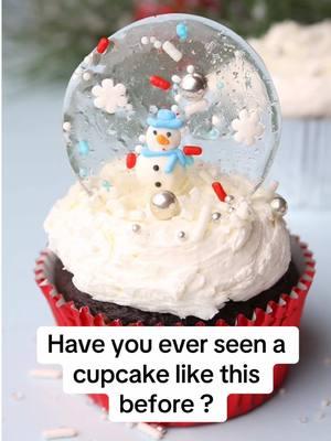 Do you have what it takes to make this ?☃️👇🏻 #snowmen #snow #letitsnow #christmas #christmastime #wintertime #cupcake #bake #baketok #baking #sprinkles #christmasparty 