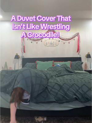 This duvet cover was the easiest duvet cover I’ve ever put on! The color is gorgeous!!  #duvet #duvetcover #bedding #beddingsets #beddingdecor #cozybedding #christmasgift #christmasgiftideas #giftideas #giftsforher #giftsformom 