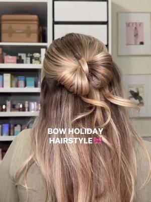 TFW you know you're the gift this holiday season … wrap yourself up with a literal hair bow 🎀 @meredithwelborn uses Hairdresser’s Invisible Oil Primer and Hairdresser’s Invisible Oil to style this shiny, bouncy blow dry. #Bumbleandbumble #HolidayHair #holidayhairstyle #holidaystyling #holidayinspo