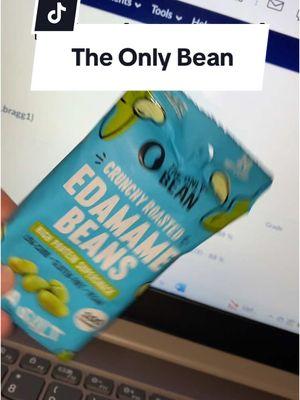 Its crazy how filling this little pouch is! #theonlybean #proteinsnackideas #onthegosnacks #crunchyedamame #treatyourself #afternoonsnack 