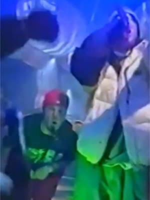 Limp Bizkit & Everlast - Jump Around (Live at MTV New Year's Eve, 1998) #LimpBizkit #Everlast #JumpAround #MTVNewYearsEve #USA #90s #NuMetal 🎸🤘