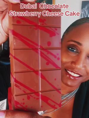 Dubai Strawberry Cheesecake Chocolate Bar #dubaichocolate #dubaichocolatebar #dubaichocolates #dubaichocolatepistachio #dubaichocolatelovers 