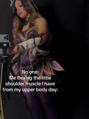 you can kinda see it… 😓 #leagueoflegends #lolcosplay #ahricosplay #ahrileagueoflegends 