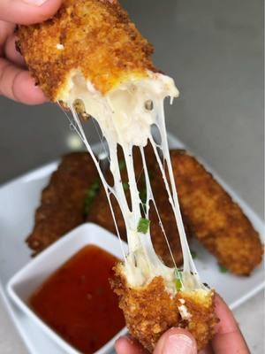 Crab Rangoon Mozzarella Sticks 🦀 #mozzarellasticks #crabrangoon #cheesesticks #fyp #fypシ #foryoupage #kendyllniquole 