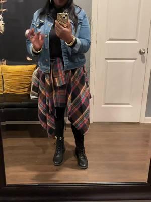 This Asymmetrical Plaid Skirt got ALOT of attention today 🥰❤️🥰.               #tiktokfinds #tiktokfashion #skirts #plaid #falllooks #fashion 