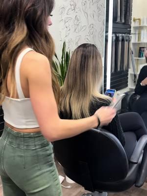 Its all anyones talkimg about 😌 #kovi #kovihair #kovihairpro #kovihairstylist #sandiegostylist #handtiedextenstions #sdhairextensions #sandiegohairextensionspecialist #handtiedextensions #blonde #sandiegohairextensions #extensionspecialist #balayage #blondehair 