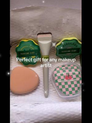 Perfect gift for her #giftideas #giftsforher #xmasgiftideas #TikTokShop #stokingstuffers #holidaygifts #perfectmakeupgift #reels #reelsviral #makeupartistcheck #beautyinfluencers #christmasgift #callingallmakeuplovers #xmasgiftideas 