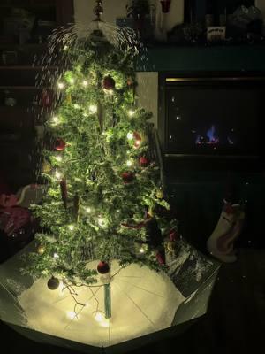 #snowing #tree #snowtree #socool #omg #inlove #soawesome #awesome #christmas #christmas2024 #cool #craftymomofchaos #linkinbio I couldnt link it in the video so i added the link to my bio. #elf #elves #theelvesdidit #shenanigans #lovehate 