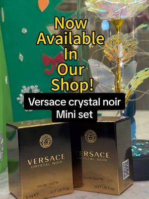 Got ur holiday gift prepared? 🎄Versace crystal noir mini sets is just perfect for gifting🎁#tiktokshopholidayhaul #perfume #perfumetiktok #versace #crystalnoir #miniset 