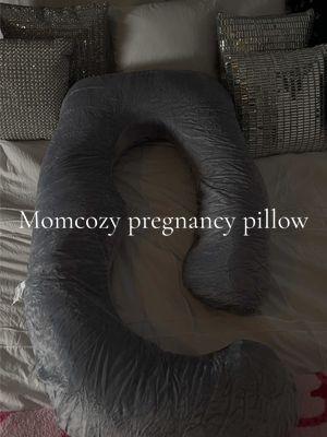 You might be using your pregnancy pillow the wrong way ###momcozy##pregnancytiktok##pregnanttiktok##foryou##pregnancypillow 