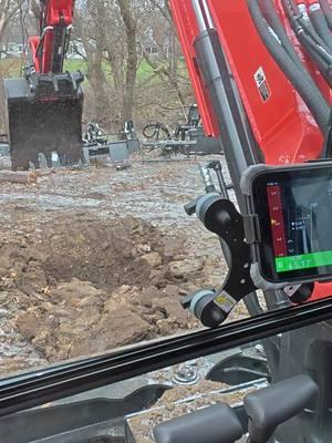 @Topcon Positioning Systems making this too easy to dig in the @Kubota Tractor Corporation KX080 #ceoofconstruction #machinery