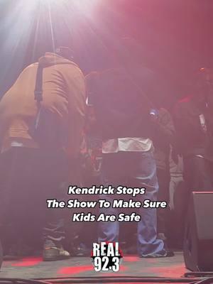 #kendricklamar stops the show to make sure the kids on stage with him are safe at the #tdexmas concert and toy drive in #Watts‼️ ##Bigboy30##bbn##bigboytv##bigboysneighborhood##bigboy##real923la##bigboytv##offairwithbigboy##hiphop##iheartradio##fypシ##fyp##fypage#kendrick #humble  