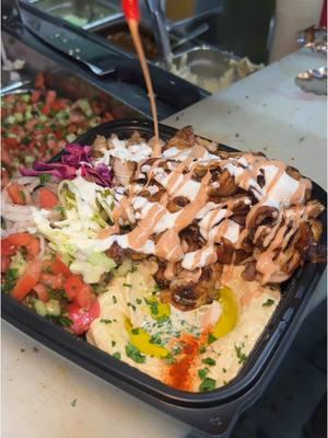 This might be the BEST CHICKEN SHAWARMA BOWL in NYC! 🍗🧆🔥🤤 #DEVOURPOWER #fyp #foryou #foodtiktok #foodies #chickenshawarma #mediterraneanfood #halal #foodblog #astoria #queens #nyc #nycfood #duzan #newyorkcity #cooking #Recipe #hummus #whitesauce 