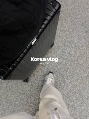 Travel with me to seoul ✈️  get ready for all my korea content #Vlog #dayinmylife #korea #koreantiktok #koreanfood #seoul #seoullife #seoulkorea #minivlog 