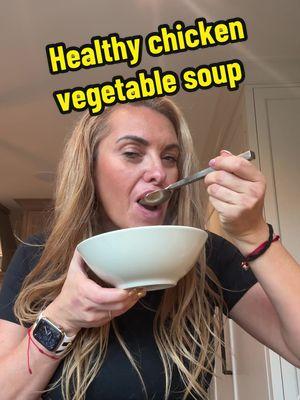 Healthy chicken vegetable soup #privatechef #thanksgiving #thanksgiving2024 #tiktokchef #chefsoftiktok #momswhocookeveryday #momswhocook #howtocook #learntocook #soup #soupseason #healthyrecipes 