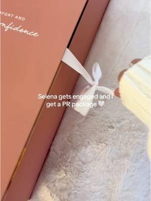 selena the woman you are 🤍 #selenagomez #rarebeauty #rarebeautyblush #selenators #unboxing #rarebeautymakeup #fypシ゚viral 