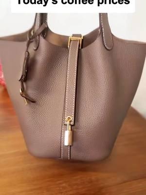 This bucket leather bag is such a great affordable option if you love a certain high end leather bag. #leatherbag #leatherpurse #affordablehandbags #handbags #TikTokShop #tiktokshopblackfriday #tiktokshopcybermonday #holidayhaul #giftsforher #christmasgiftideas 