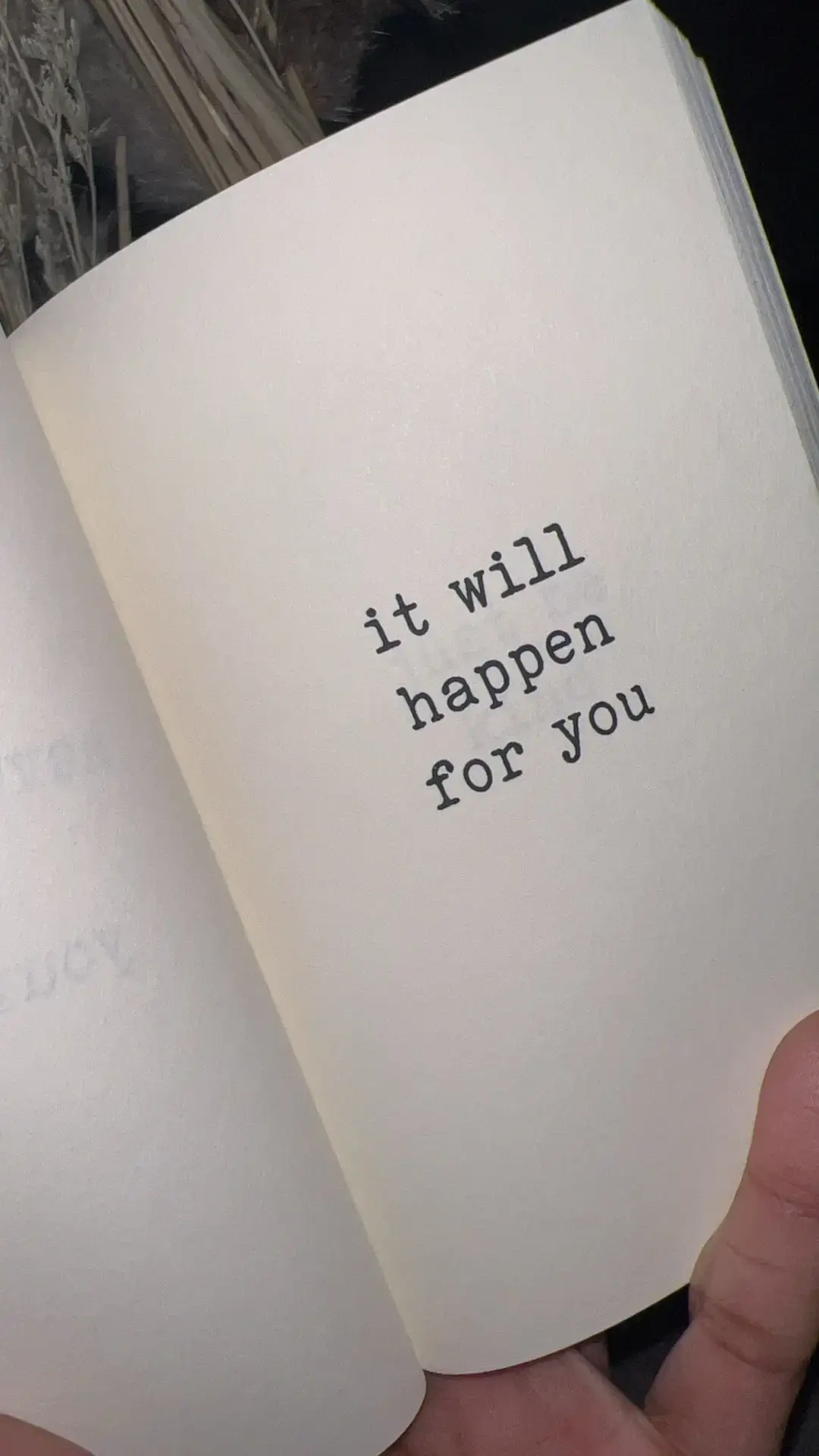 “Accept whats happening in your life right now, put what’s happened behind you, let it all go and have faith that good things are coming your way.” ~ Helen M. Barry #patiance#trusttheprocess#faithoverfear#godsplan#blessings#speaklife#everythingisperfectbook#doinitwellat56💋#