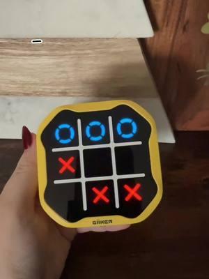 It’s not as easy as you think 😅 #giiker #giikertictactoebolt #tictactoe #datenightideas #christmasgift #giikergames #giftidea #giftideaforkids #giftsforhim #giftsforher #giftsforcouples #stockingstuffer 