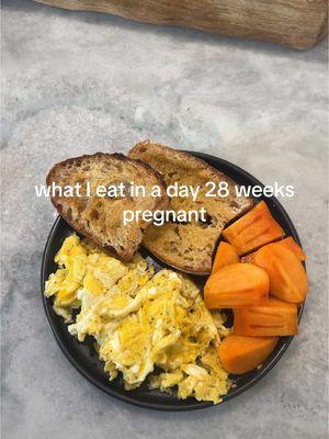 healthy meal options during pregnancy! #pregnancytiktok #whatieatinaday #pregnancymeals #highproteinmeals #healthyrecipes #healthymealideas #wieiad #28weekspregnant 