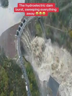 The hydroelectric dam burst, sweeping everything away 😭 #disaster #dangerous #dam #hydroelectric #flood #florida #usa 