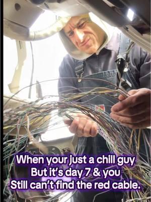 Maybe i need to look for the pink cable?!  #chillguys #ford #comedia #comedian #funnyvideo #fypシ #paratii #CasaTikTok #tiktokpartner #car #cars #carsoftiktok 