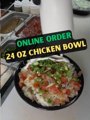 Watch Evan build this 24 oz chicken bowl! It was an online order that’s packed with chicken, lemon cilantro rice, queso, grilled peppers and onions, Mex blend cheese, lettuce, pico, sour cream, and a side of mild red salsa! #chickenbowl #chickentacobowl #chickenburritobowl #tacobowl #burritobowl #mexicanfood #detroitfood #detroitfoodie #detroitfoodiefinds#downtowndetroit