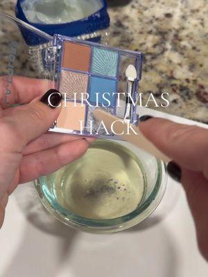 You definitely didn't know about this Christmas hack 🎄 #LifeHack #christmas #advice #momlife #homehack #Home #hacklife #vaselinehacks #vaseline #dollartree 