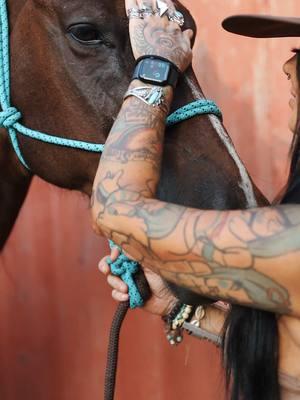 Yes Im in love with horses too ❤️🐴 #OOTD #ootdfashion #hairstylist #handtiedextensions #horsesoftiktok #horses #westernstyle #westernfashion #girlswithtattoos #tribute #fyp #foryoupage #trend #trending #trends 