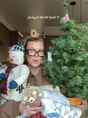 okay I say the biggest & best thrift haul everytime, but LOOK AT THESE FINDS !!! 🤣🎄💖🌟 #thrifted #thriftfinds #thrifthaul #vintagechristmas #babyclothes #christmas #vintage 