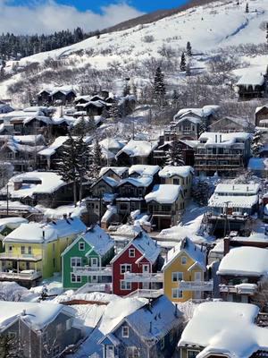 A calm, snow-covered Park City, Utah, captured from above. ❄️  #ParkCityUtah #WinterLandscapes #SnowyMountains #AerialViews #UtahAdventures #WinterInUtah #DroneShots #ScenicViews #ExploreUtah #NaturePhotography #WinterScenes #TravelUtah #SnowCoveredPeaks #WinterExploration #MountainViews #DronesOfInstagram #SeasonalScenery #WinterPerspective #CrispLandscapes #QuietViews #iskyfilms #dronevideo #dji #mavic3procine #parkcity 