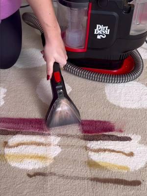 The Dirt Devil Portable Spot Cleaner has your back 😎 #stickymess #cleaninghacks #cleaningmotivation #spotcleaner #spotclean #jelly #honey #syrup #chocolatesauce 