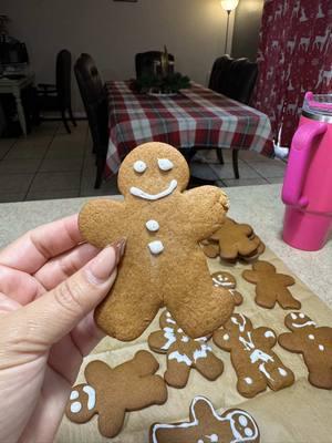 #gingerbread #gingerbreadmancookies #gingerbreadman #christmascookies #galletasdenavidad #navidad #actividadesconniños 