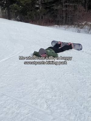 Relatable?  #snowboardtiktok #snowboard #funnyvideos #snowboardgirl #snowboarder #ski #skiresort #park #humor #funny #wintersports 