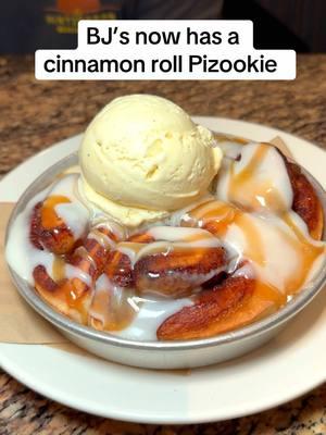 Make sure to run over to BJ’s for this #cinnamonroll #pizookie #bjsbrewhouse #bjs #icecream #cocktails #christmasfood #desserts #FoodTok 