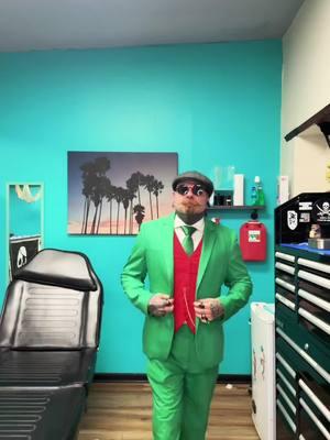 #pirategianni #saltysirentattoo #tattoos #piercings #fyp #foryou #trending #mustache #bossmanmudstachewax #professionalbodypiercer #oneleggedbodypiercer #smile #goodvibes #dapper #3piecesuit #mogusuits #green #red #debbiedeb #whenihearmusic 