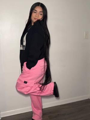 OOTD 💗@FB County  #fyp #viralvideo #longhair #pinkaesthetic #OOTD #fbcounty #cargosweatpants 