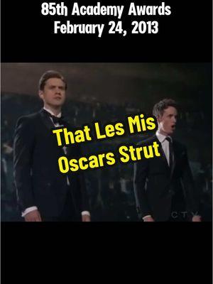 Today on the @Kelly Clarkson Show, Eddie Redmayne talked about performing at the Oscars for Les Mis in 2013 and how Aaron Tveit flipping owned” the stage when he came out 🇫🇷 #aarontveit #eddieredmayne #marius #enjolras #lesmiserables #lesmisontiktok #fyp #lesmis #musicaltheater 