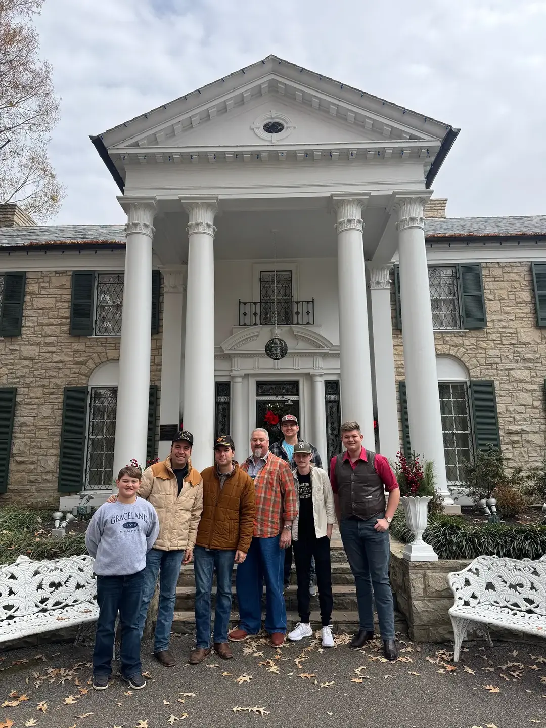 Had a great time today at Graceland today with my buddies the @The Malpass Brothers. This place is truly inspiring check it out! #graceland#elvis#friends#alexmiller#countrymusic#country#fyp