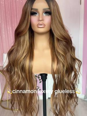 Glueless wig  . #wigtok #wiglover #gluelesswig #brownwig #gluelesswig #naturalwig #haircrown #haircrown #peluca #wigs #wigstylist #syntheticwig 