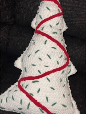 Jumbo Christmas Tree Cake Pillow #onthisday #creatorsearchinsights #crochetersoftiktok #crochetpattern #crochetpillow #fyp #trending #christmastreecakes #littledebbie #littledebbiechristmastreecakes #pillow #christmastiktok #connecticut #khaleesiscrochetcreations16 