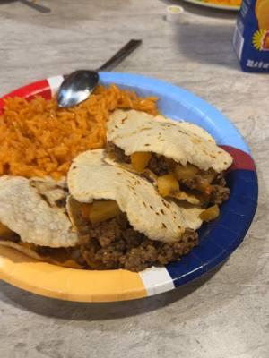 Gorditas pa la cena😋 #fyp #cena #dinner #gorditas #carneconpapas #arroz #ricoo #paratiiii #fypシ゚viral 