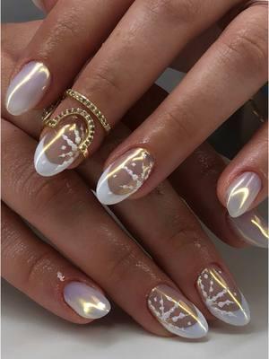 • ✨ La elegancia está en los detalles: Uñas francesas perfectas para cualquier ocasión. #EstiloFrances #UñasElegantes" "El clásico nunca pasa de moda a) Dale a tus uñas ese toque chic con un diseño francés único. "¿Clásico o moderno? El estilo francés se reinventa para ti. ) #UñasFrancesas #Tendencias2024"