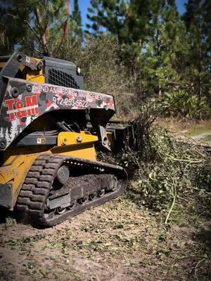 Hurricane Cleanup continues🌀 #hurricanehelene #southeastgeorgia #johndeere333g #girlboss #fyp #fypシ #foryoupage 