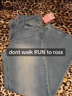 SUPER cute and they were only $23 ☺️🎀🧸 #rossfinds #juicy #juicycouture #ross #jeans #cutejeans #cute #juicycouturefinds 