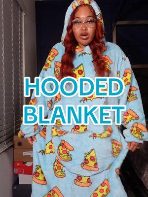 Movie nights just got better! Imagine watching your favorite movie, eating your favorite snacks while bundled up in this hooded blanket! AHHHH 🥰 #hoodedblanket #pizza #hoodedblanketwithpocket 